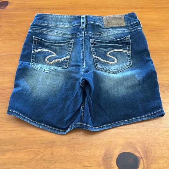 Silver Jeans Suki Mid Shorts - Picture 5 of 11